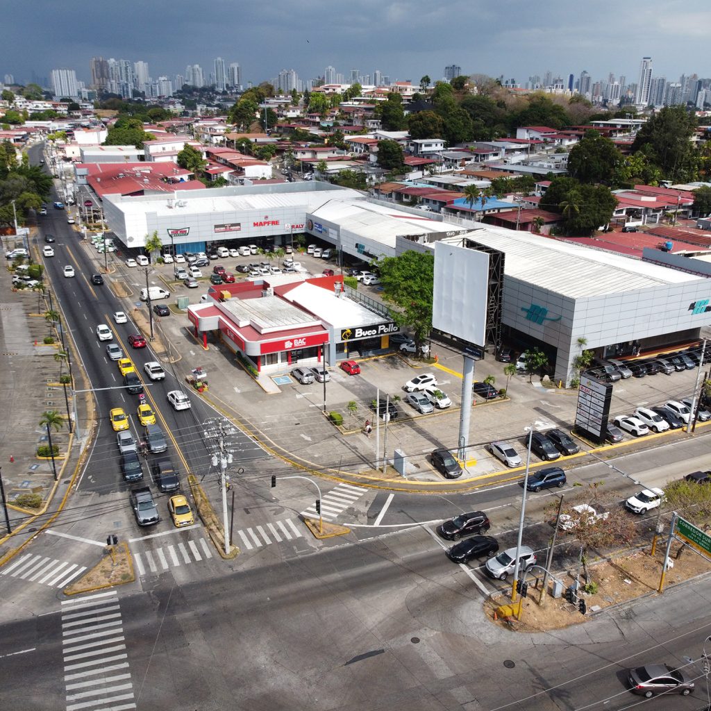 Plazas Más La Galería 2