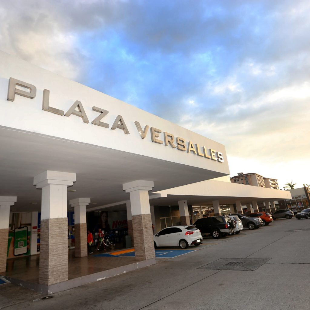 Plazas Más Versalles 1